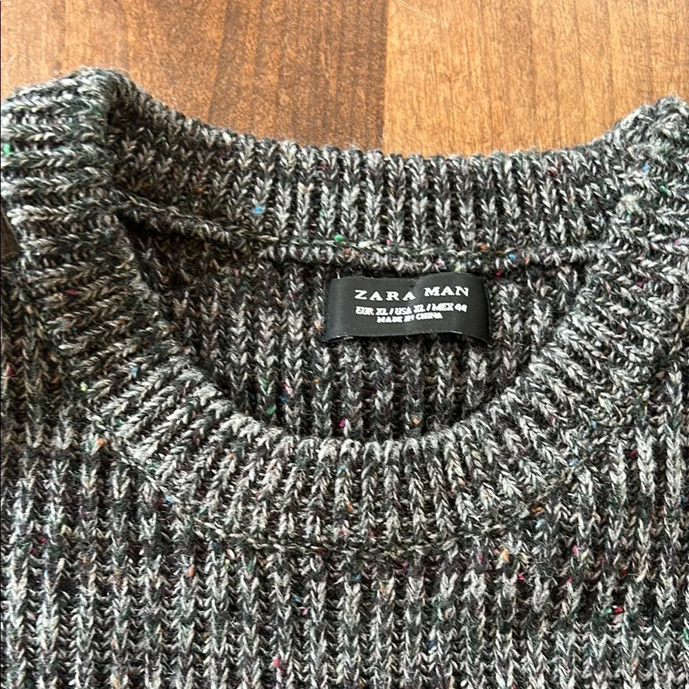 Men’s Zara Crew Neck Sweater - Picture 2 of 3